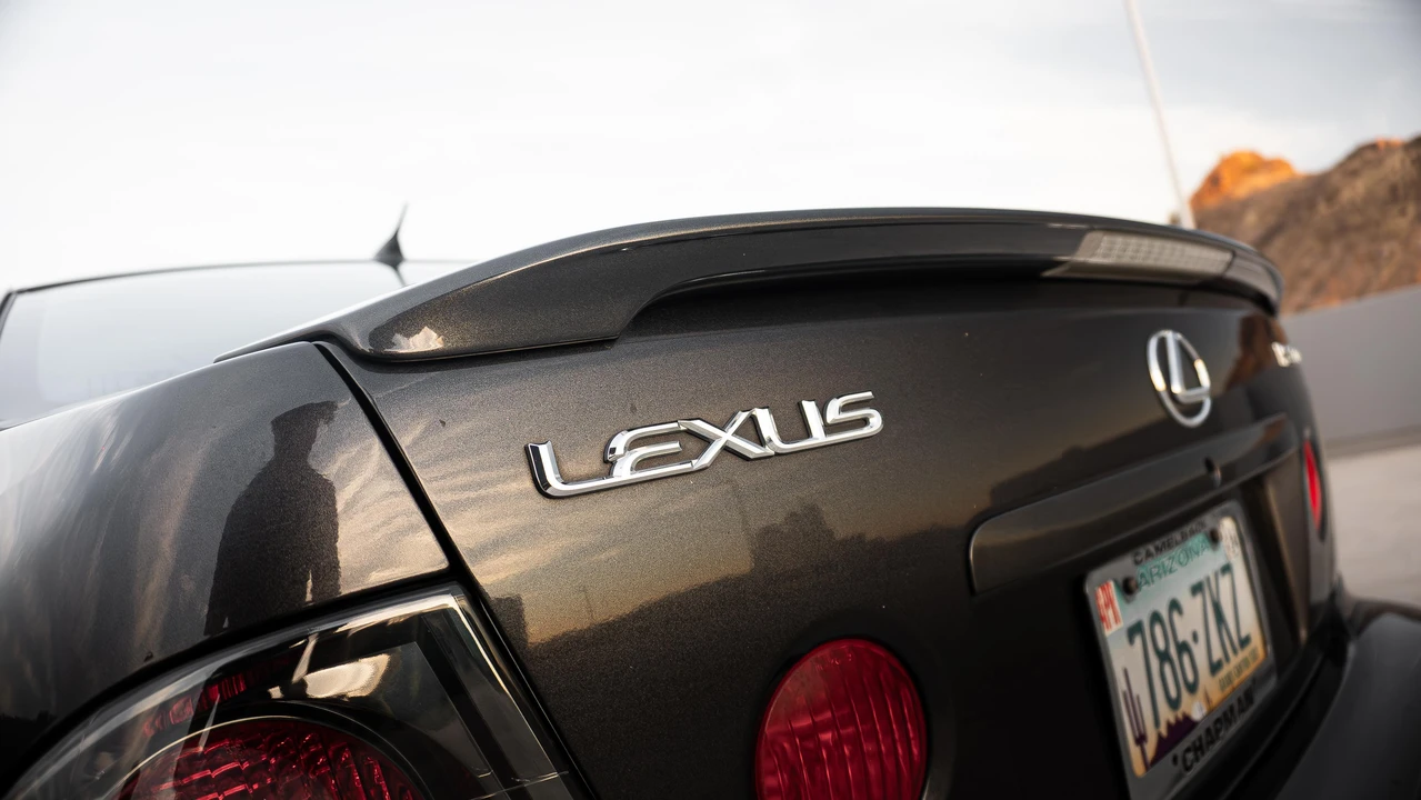 2002 Lexus IS 1st Gen - Image 28 of 31