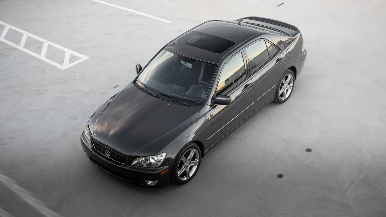 2002 Lexus IS 1st Gen - Image 13 of 31