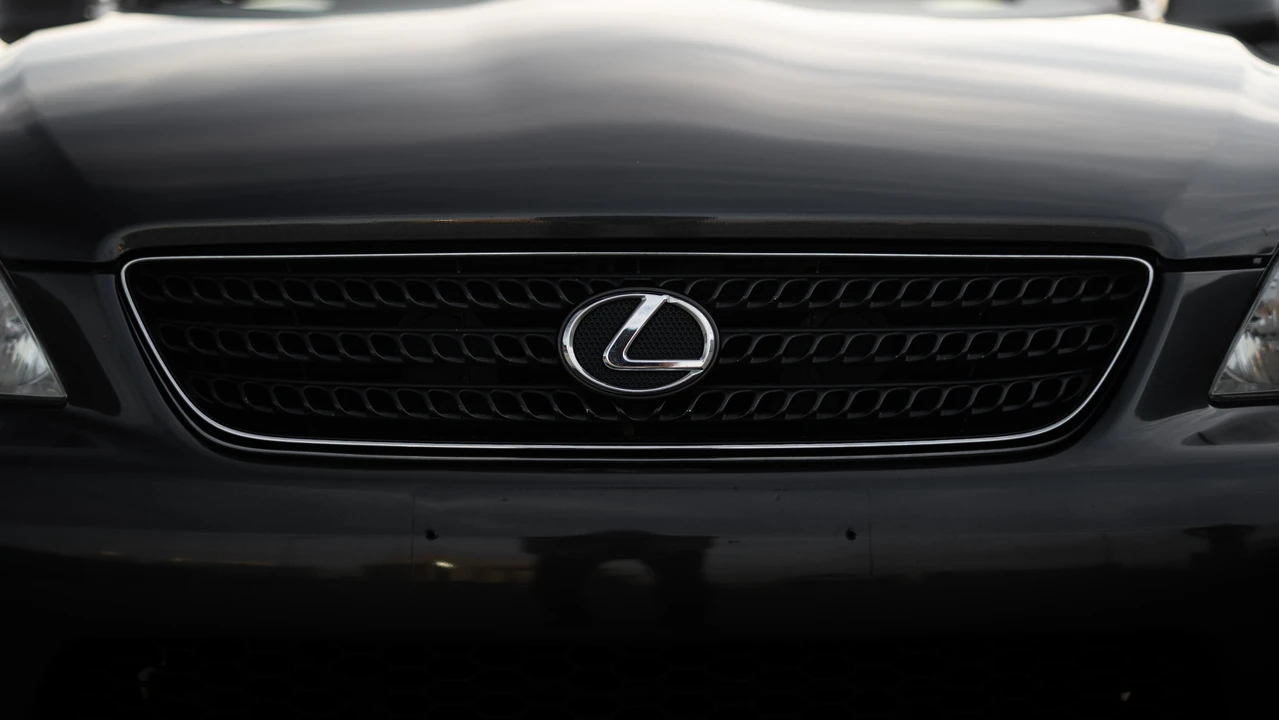 2002 Lexus IS 1st Gen - Image 20 of 31