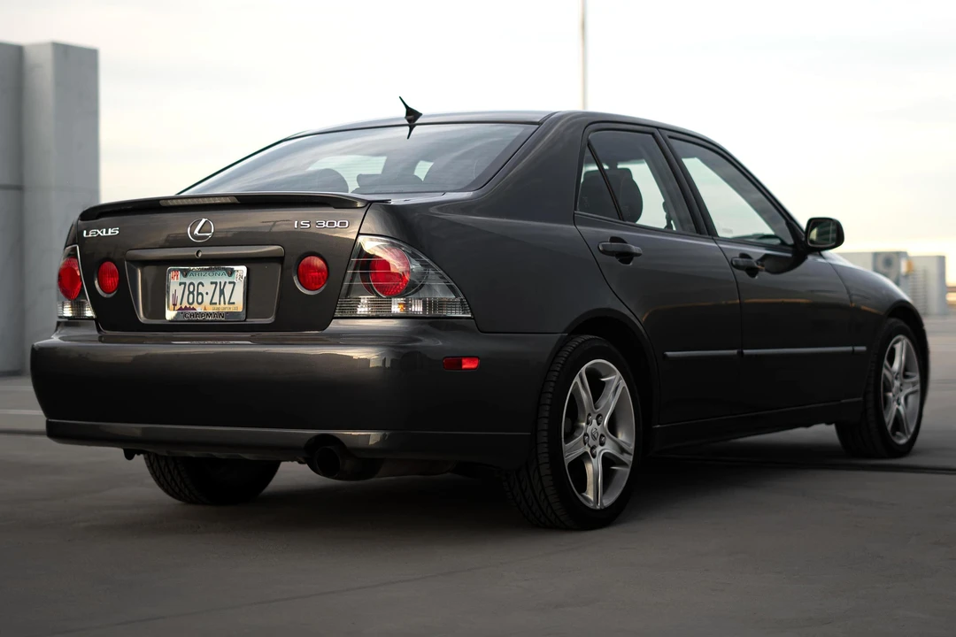 2002 Lexus IS 1st Gen - Image 4 of 31