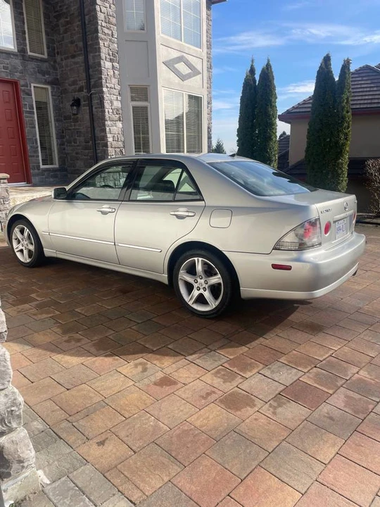 2002 Lexus IS 1st Gen - Image 2 of 5
