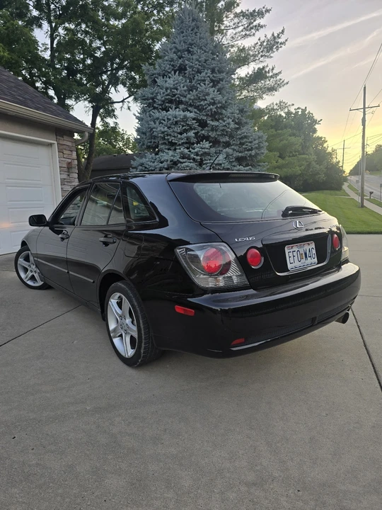 2002 Lexus IS 1st Gen - Image 4 of 16