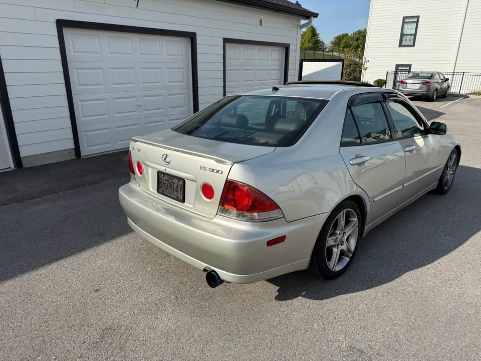 2002 Lexus IS 1st Gen - Image 5 of 8