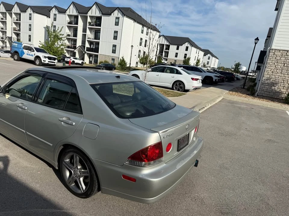 2002 Lexus IS 1st Gen - Image 4 of 8