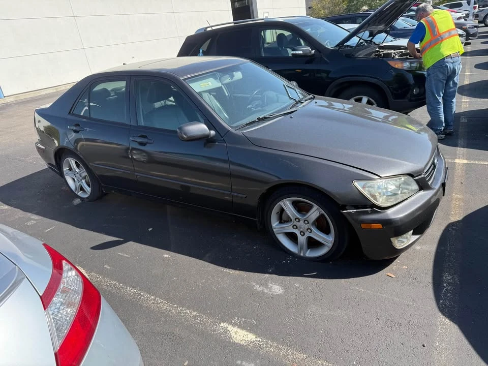 2002 Lexus IS 1st Gen - Image 2 of 4