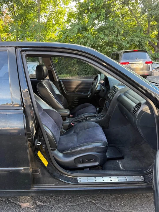2002 Lexus IS 1st Gen - Image 11 of 18