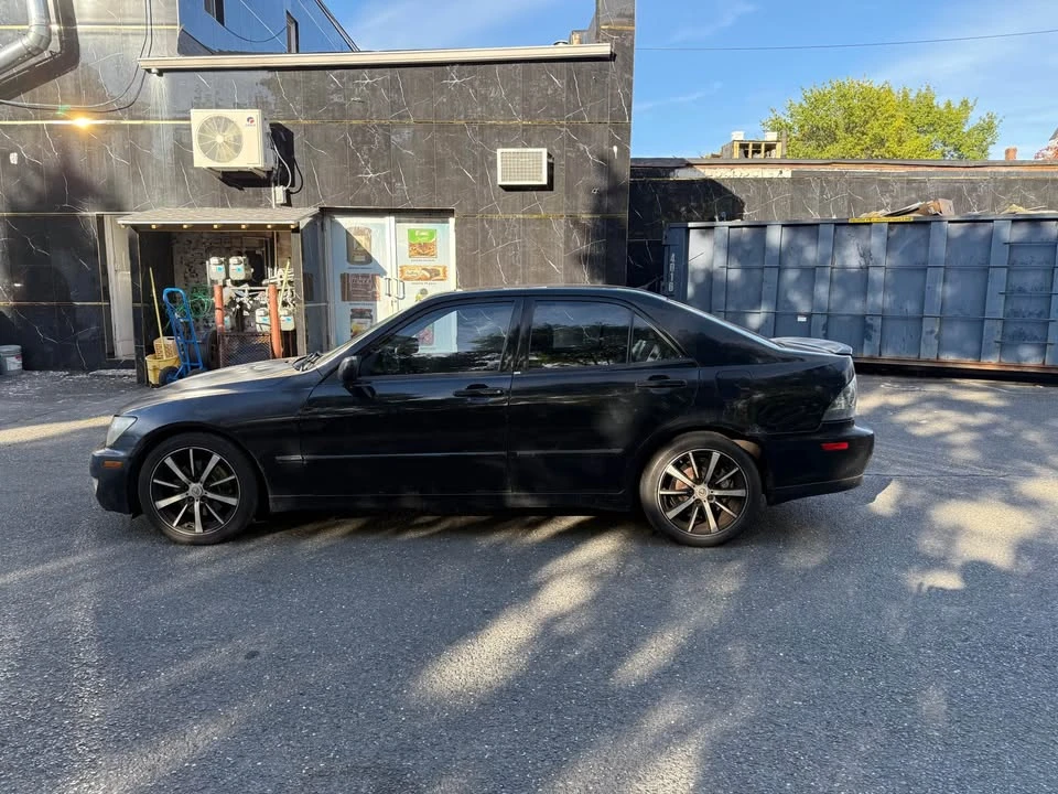 2002 Lexus IS 1st Gen - Image 2 of 18
