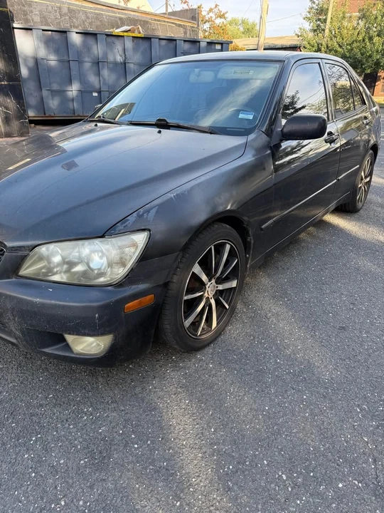 2002 Lexus IS 1st Gen - Image 5 of 18