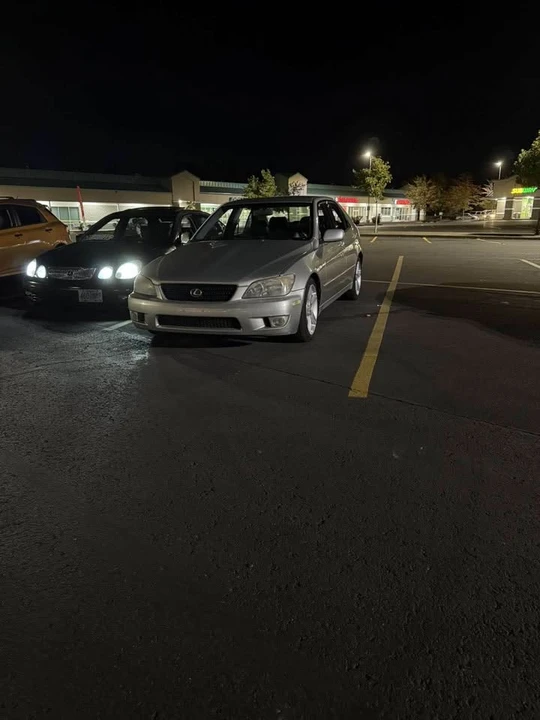 2002 Lexus IS 1st Gen - Image 3 of 4