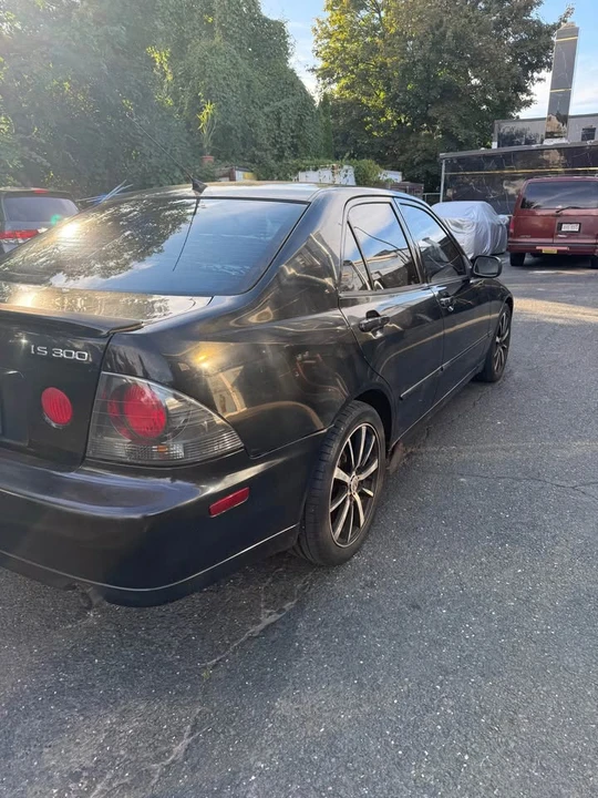 2002 Lexus IS 1st Gen - Image 7 of 18