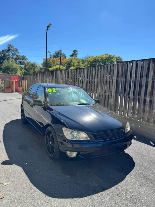 2002 Lexus IS 1st Gen - Image 2 of 9
