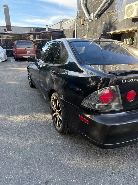 2002 Lexus IS 1st Gen - Image 8 of 18