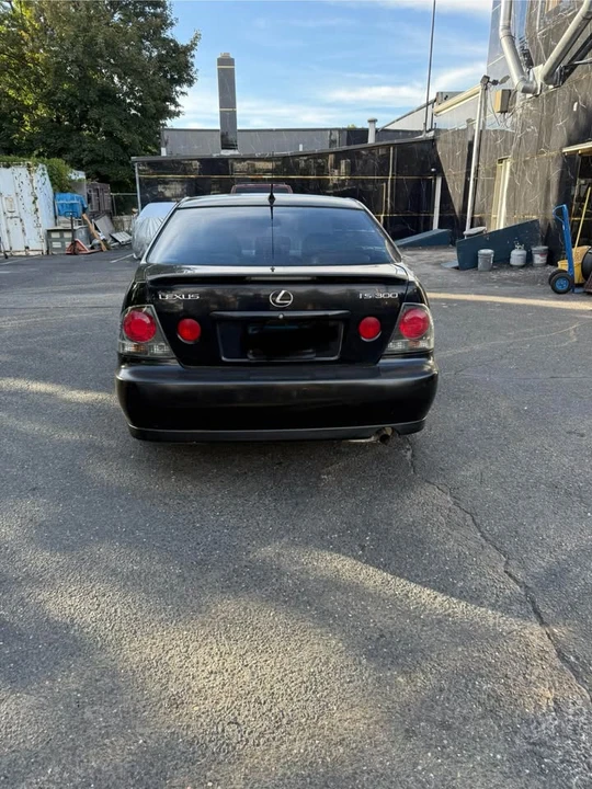 2002 Lexus IS 1st Gen - Image 4 of 18