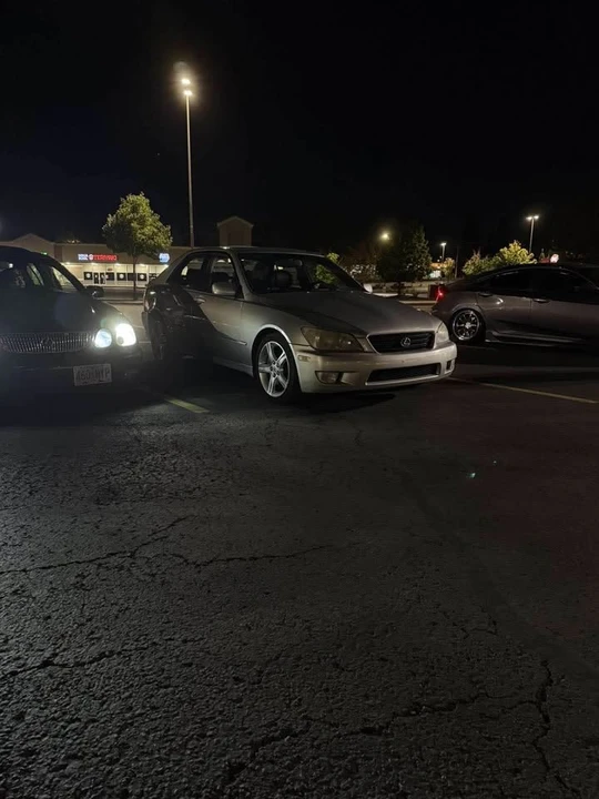 2002 Lexus IS 1st Gen - Image 2 of 4