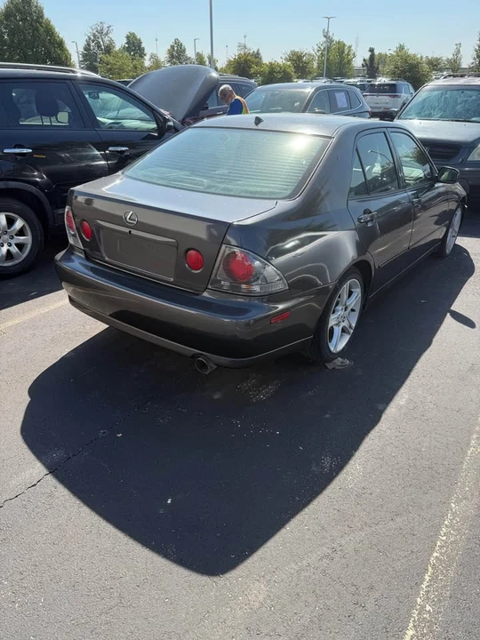 2002 Lexus IS 1st Gen - Image 4 of 4