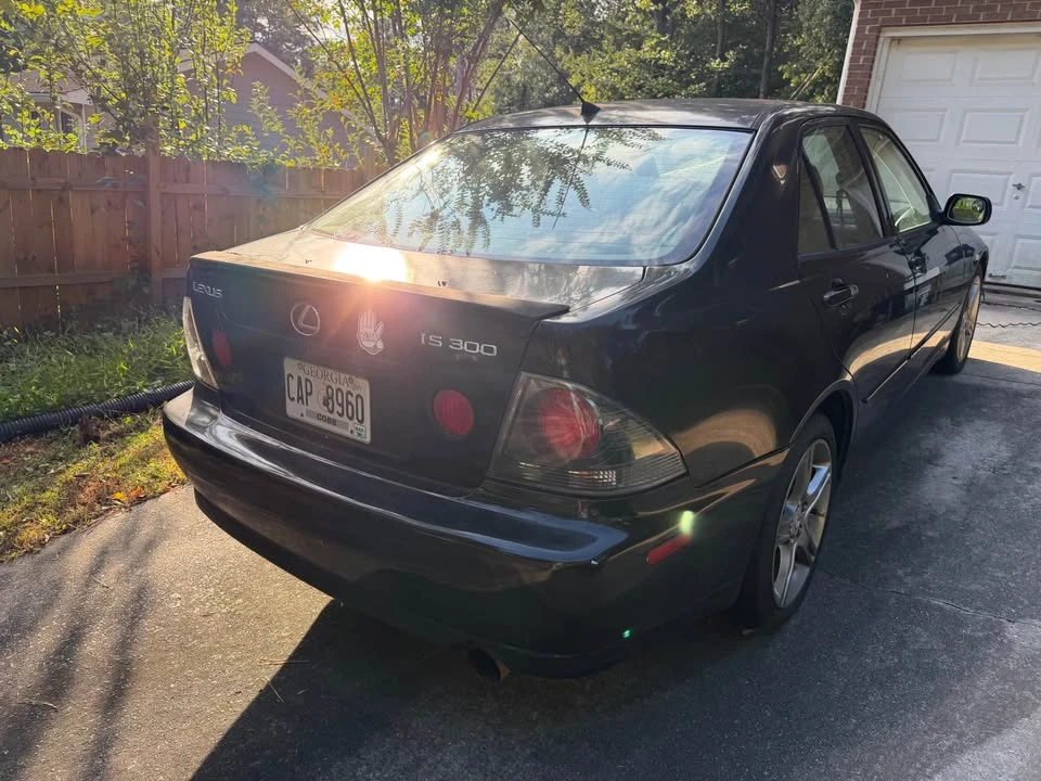 2002 Lexus IS 1st Gen - Image 4 of 9