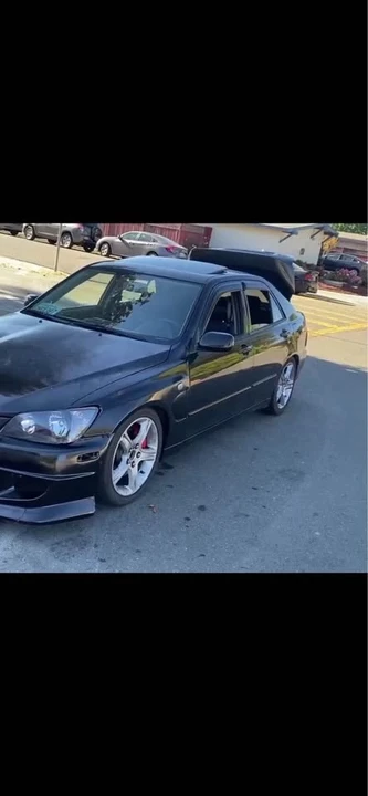 2002 Lexus IS 1st Gen - Image 3 of 3
