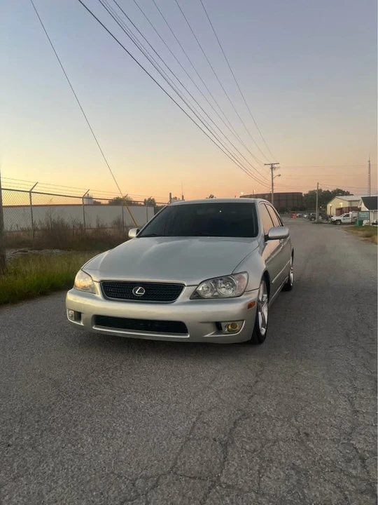 2002 Lexus IS 1st Gen - Image 2 of 7