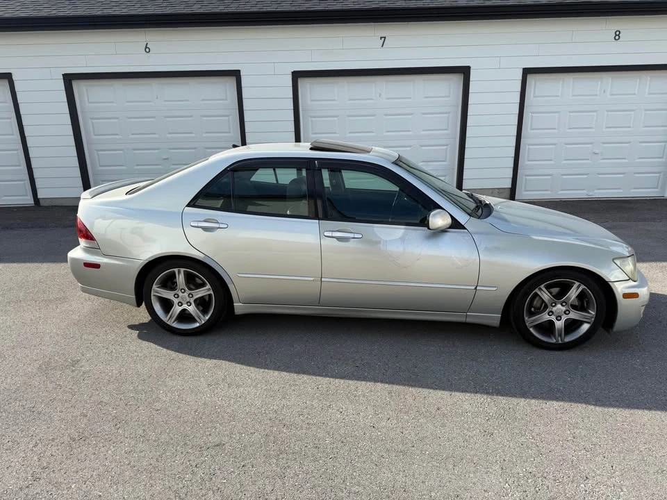 2002 Lexus IS 1st Gen - Image 6 of 8