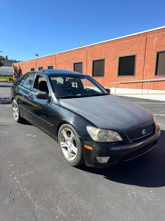 2002 Lexus IS 1st Gen - Image 2 of 8