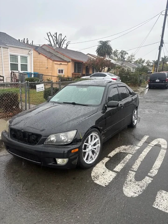 2002 Lexus IS 1st Gen - Image 4 of 4