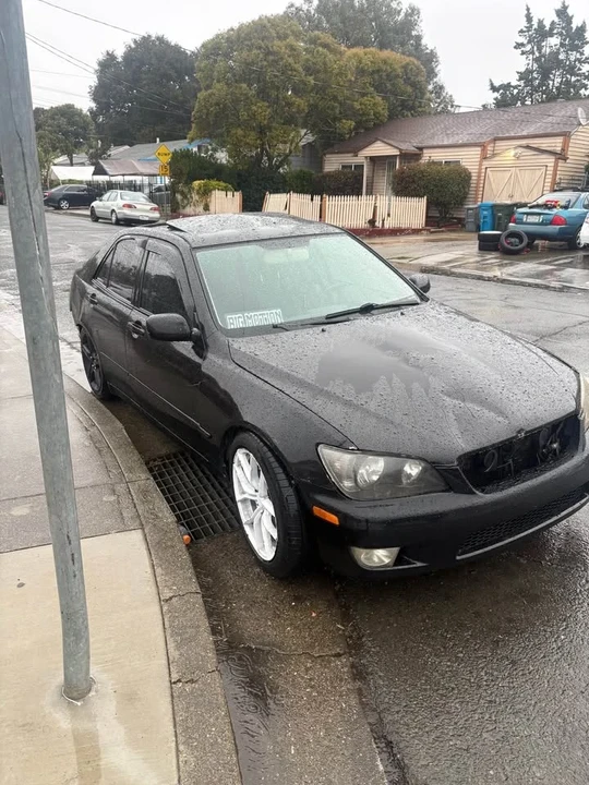 2002 Lexus IS 1st Gen - Image 3 of 4
