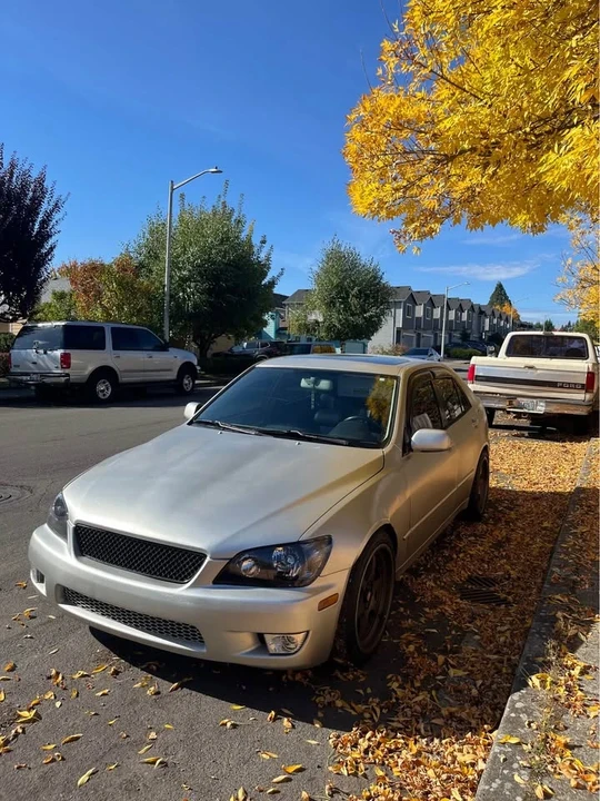 2002 Lexus IS 1st Gen - Image 2 of 3