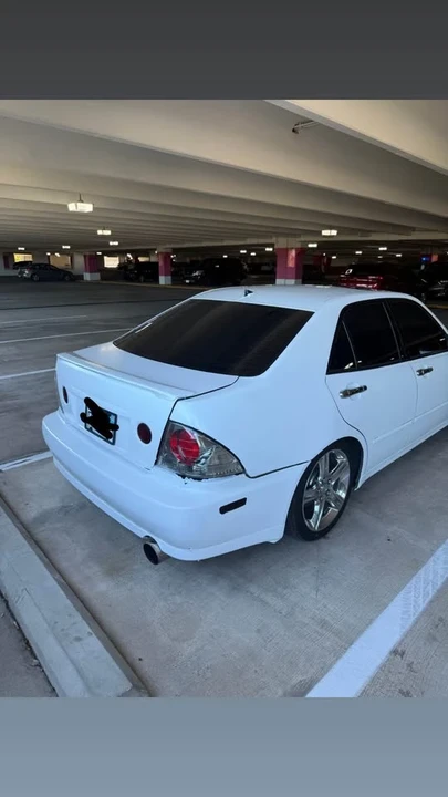2002 Lexus IS 1st Gen - Image 4 of 6