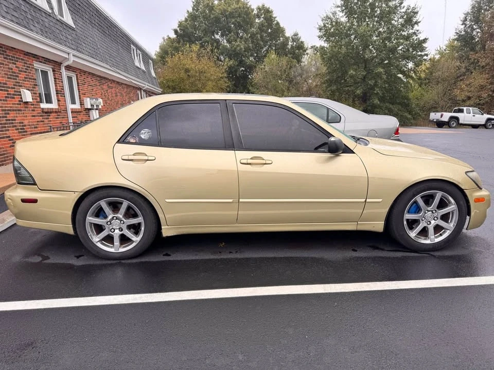 2002 Lexus IS 1st Gen - Image 3 of 14