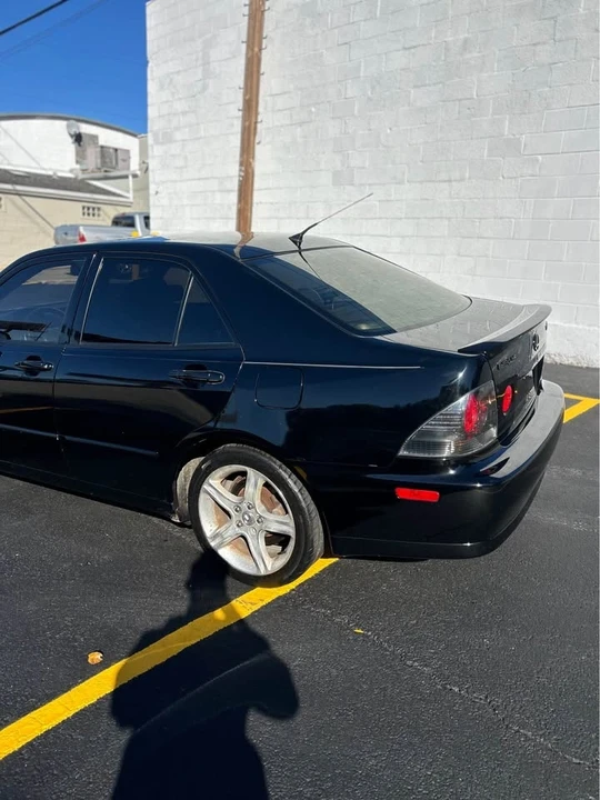 2002 Lexus IS 1st Gen - Image 5 of 19