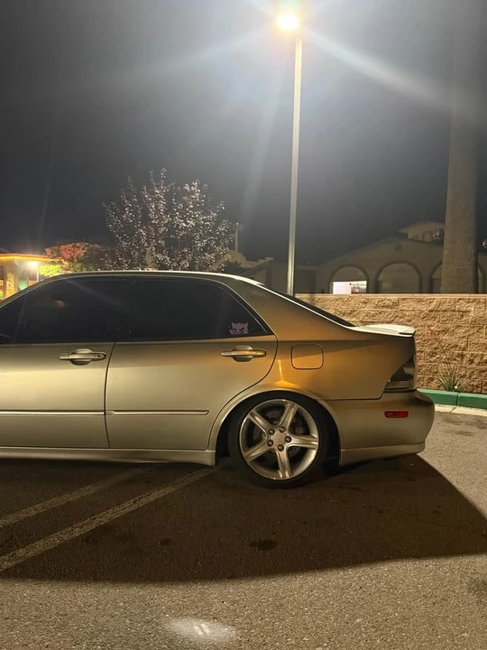 2002 Lexus IS 1st Gen - Image 2 of 17
