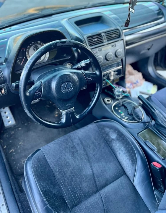 2002 Lexus IS 1st Gen - Image 4 of 6
