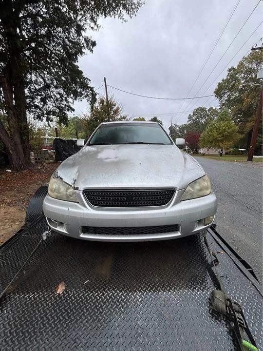 2002 Lexus IS 1st Gen - Image 4 of 6