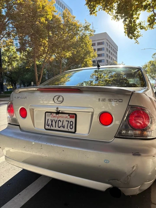 2002 Lexus IS 1st Gen - Image 6 of 9