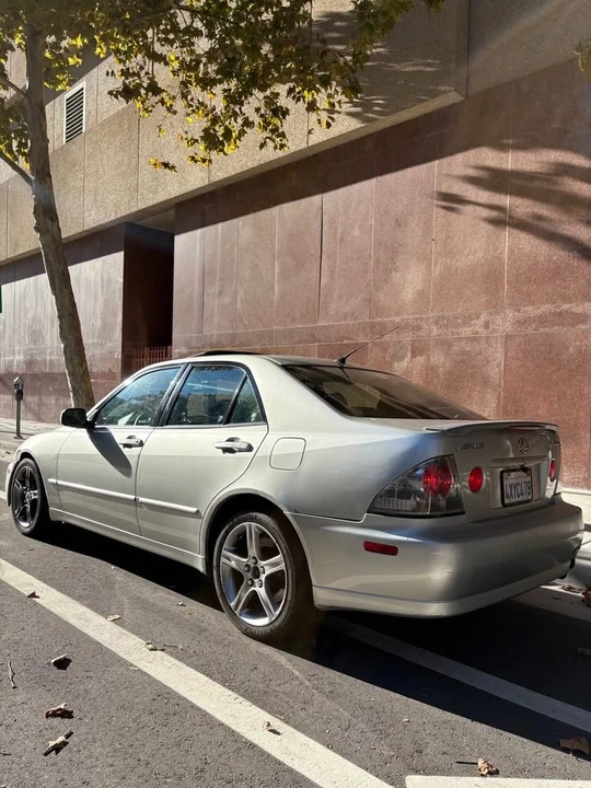 2002 Lexus IS 1st Gen - Image 7 of 9