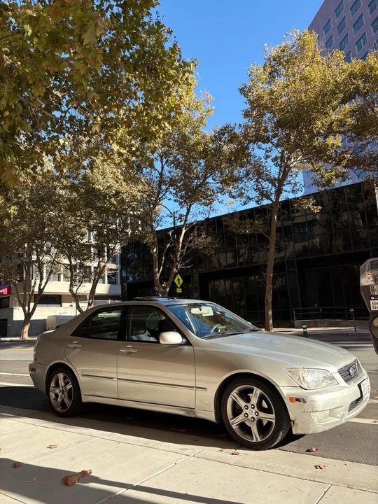 2002 Lexus IS 1st Gen - Image 2 of 9