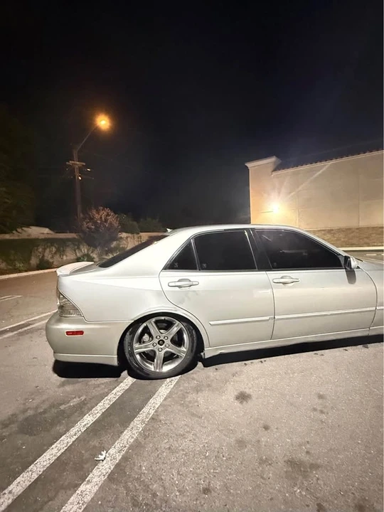2002 Lexus IS 1st Gen - Image 6 of 17