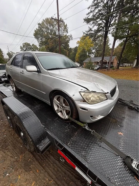 2002 Lexus IS 1st Gen - Image 5 of 6