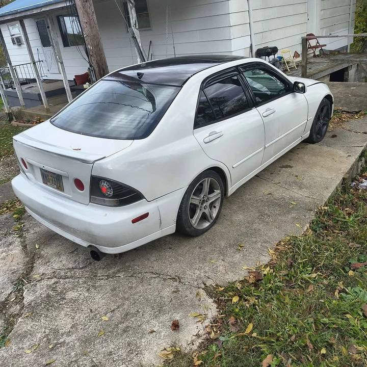 2002 Lexus IS 1st Gen - Image 3 of 3