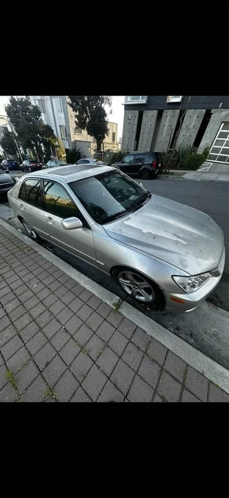 2002 Lexus IS 1st Gen - Image 2 of 3