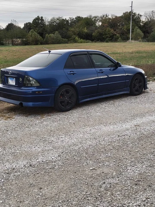 2002 Lexus IS 1st Gen - Image 4 of 7