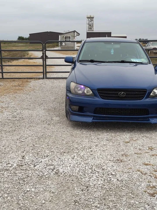 2002 Lexus IS 1st Gen - Image 3 of 7