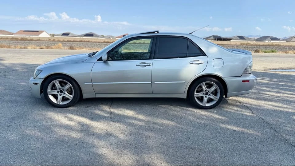 2002 Lexus IS 1st Gen - Image 2 of 15