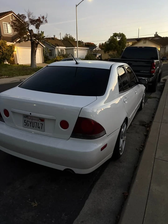 2002 Lexus IS 1st Gen - Image 4 of 8