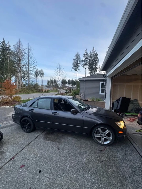 2002 Lexus IS 1st Gen - Image 2 of 11