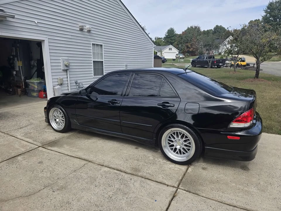 2002 Lexus IS 1st Gen - Image 2 of 7