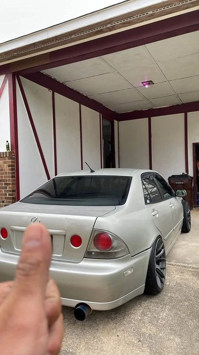 2002 Lexus IS 1st Gen - Image 4 of 10