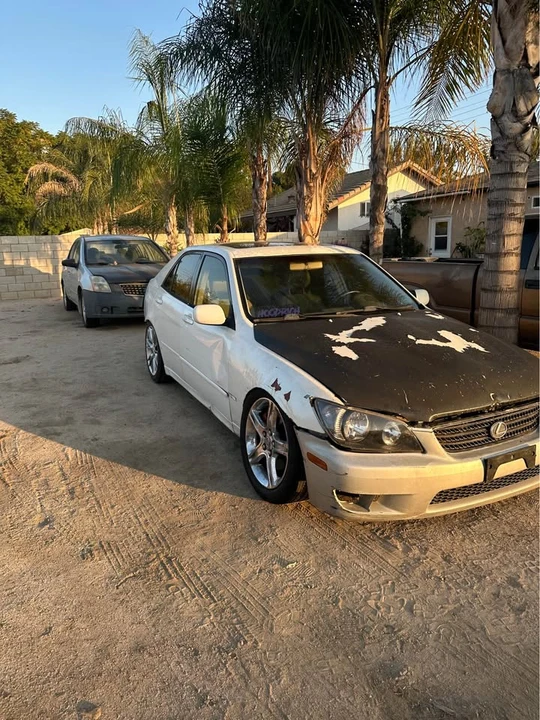 2001 Lexus IS 1st Gen - Image 2 of 8