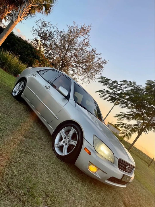 2002 Lexus IS 1st Gen - Image 4 of 15