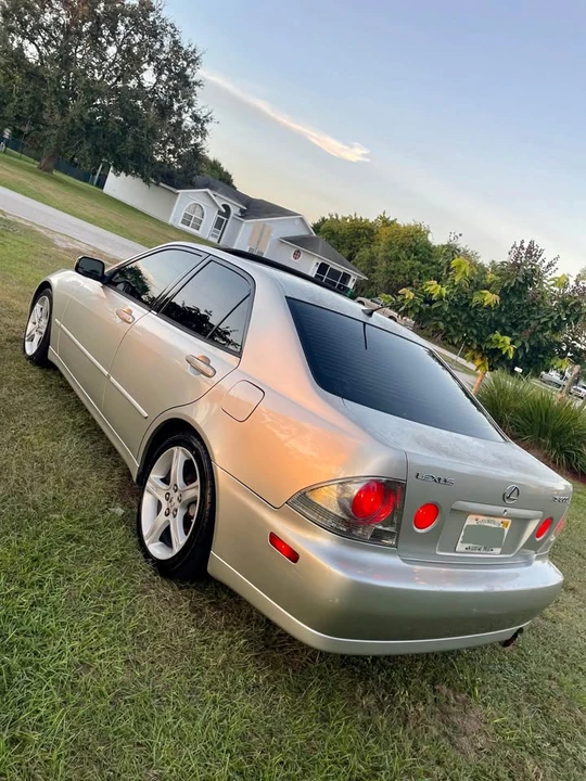 2002 Lexus IS 1st Gen - Image 8 of 15